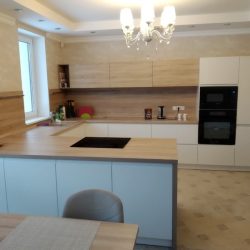 П-образная кухня для частного дома