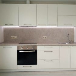 Белая прямая кухня 2,8 м