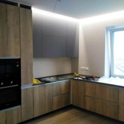 Современная угловая кухня