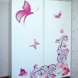 Шкаф в детскую комнату для девочки