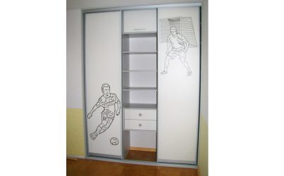 Шкаф купе в детскую комнату для мальчика встраиваемый