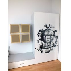 Распашной детский шкаф в комнату школьника белый