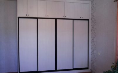 Белый шкаф купе с антресолью на заказ