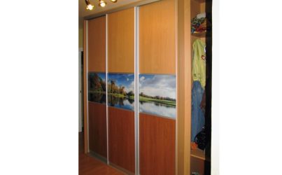 Корпусный шкаф купе в коридор