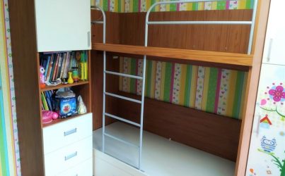 Набор детской мебели с двухъярусной кроватью