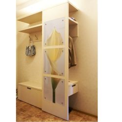 Мебель в прихожую в светлых тонах