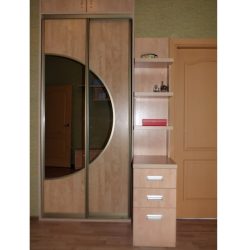 Шкаф купе с зеркалом и тумба в прихожую