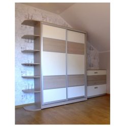 Шкаф купе и комод в мансарду