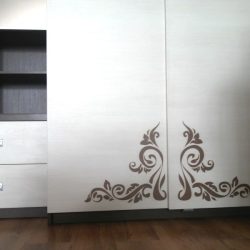 Современный шкаф купе в гостиную