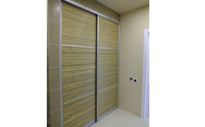 Шкаф купе в постирочную встраиваемый