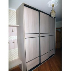 Шкаф купе в прихожую 3-х дверный на заказ