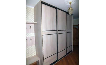 Шкаф купе в прихожую 3-х дверный на заказ