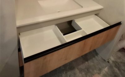 Тумба под раковину и шкаф с зеркалом в ванную