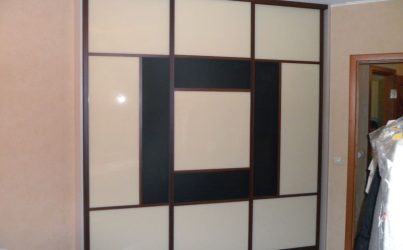 Угловой шкаф купе в комнату