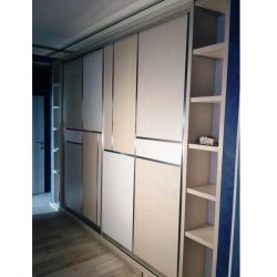 Современный встраиваемый шкаф купе в прихожую