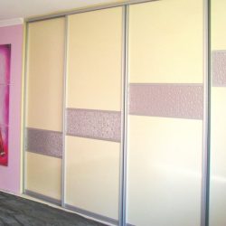 Встраиваемый шкаф купе в прихожую на заказ