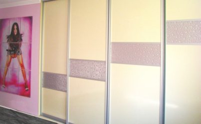 Встраиваемый шкаф купе в прихожую на заказ